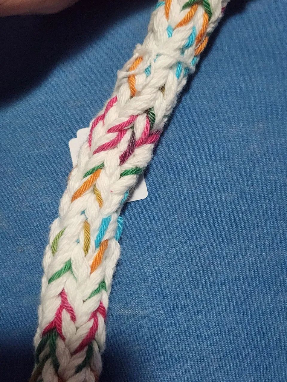 Colar artesanal feito em macramê  - Foto 5