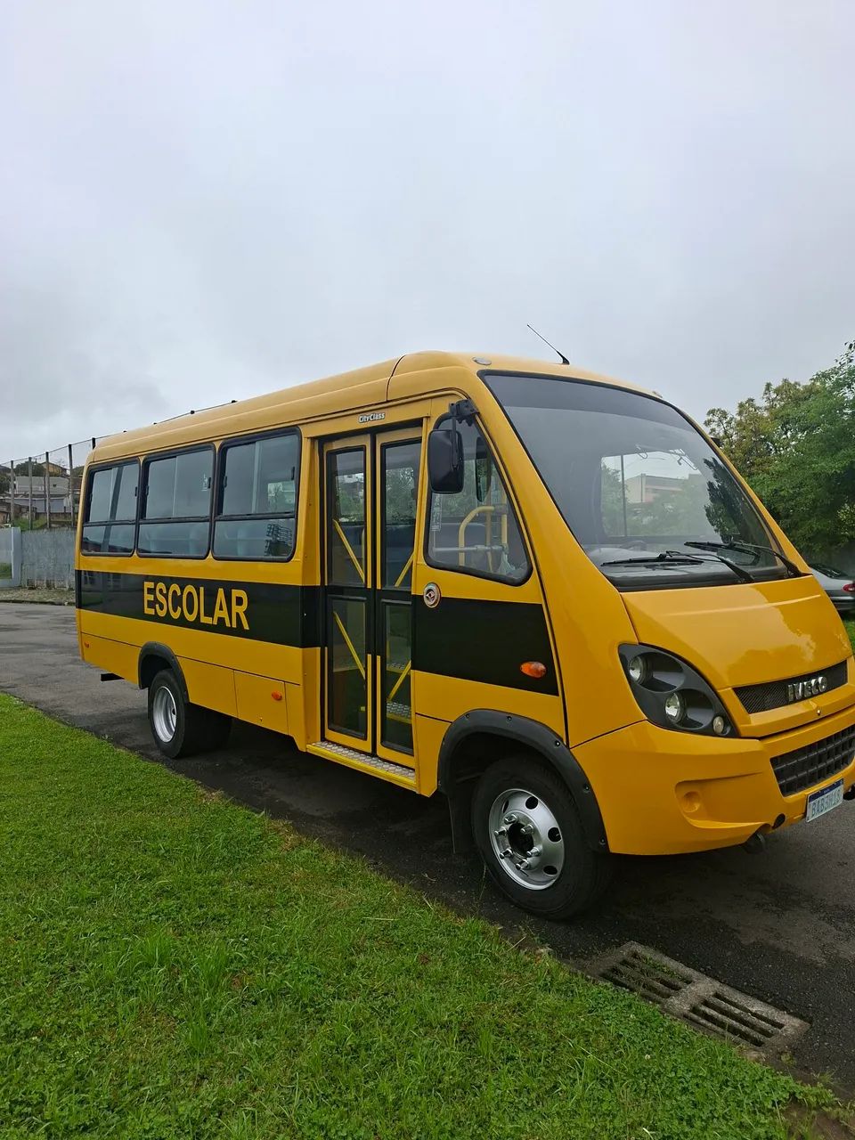 Micro ônibus iveco 70c17