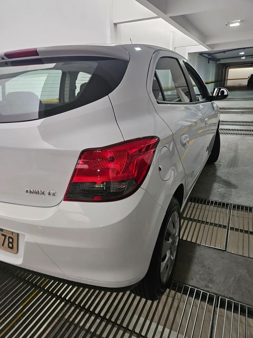 Chevrolet Onix Hatch LT 1.4 8V Flex Power Mec. 4P 2015 - Foto 5