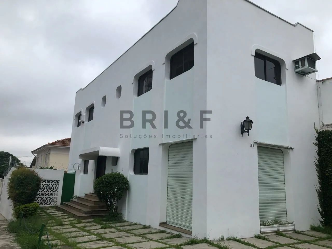 SOBRADO COMERCIAL COM 193M², 8 SALAS E 8 VAGAS NA SAUDE