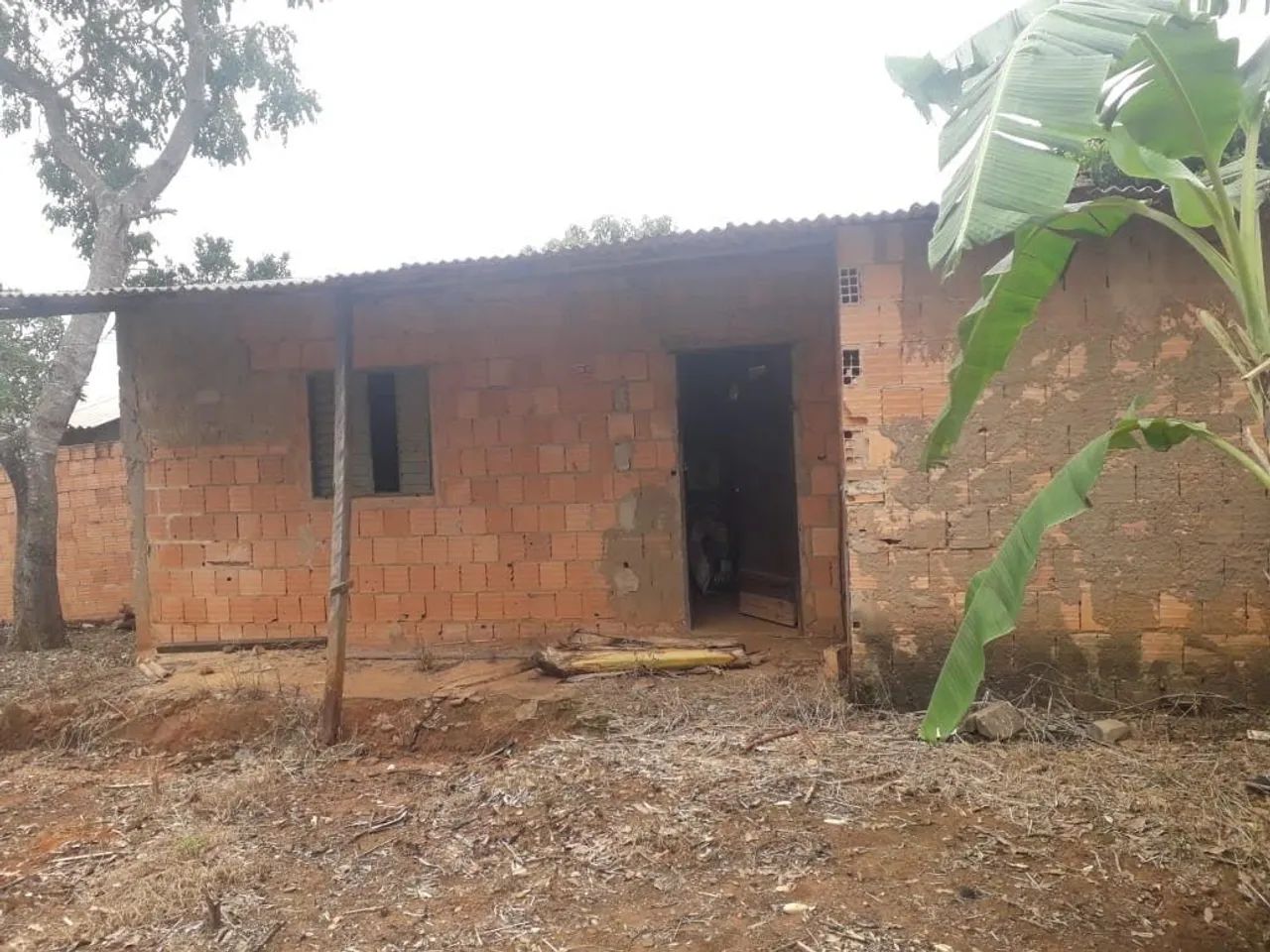 Lote com casa 