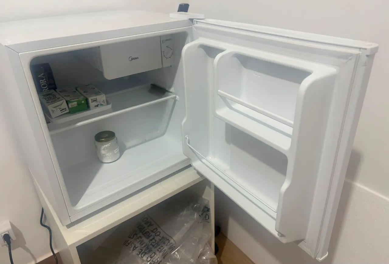 Frigobar novo e com garantia até novembro - Foto 4