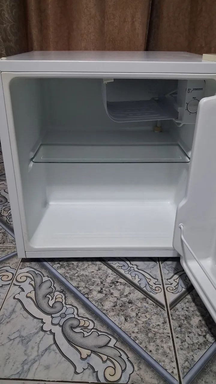 Frigobar Midea 45L - Usado - Foto 2