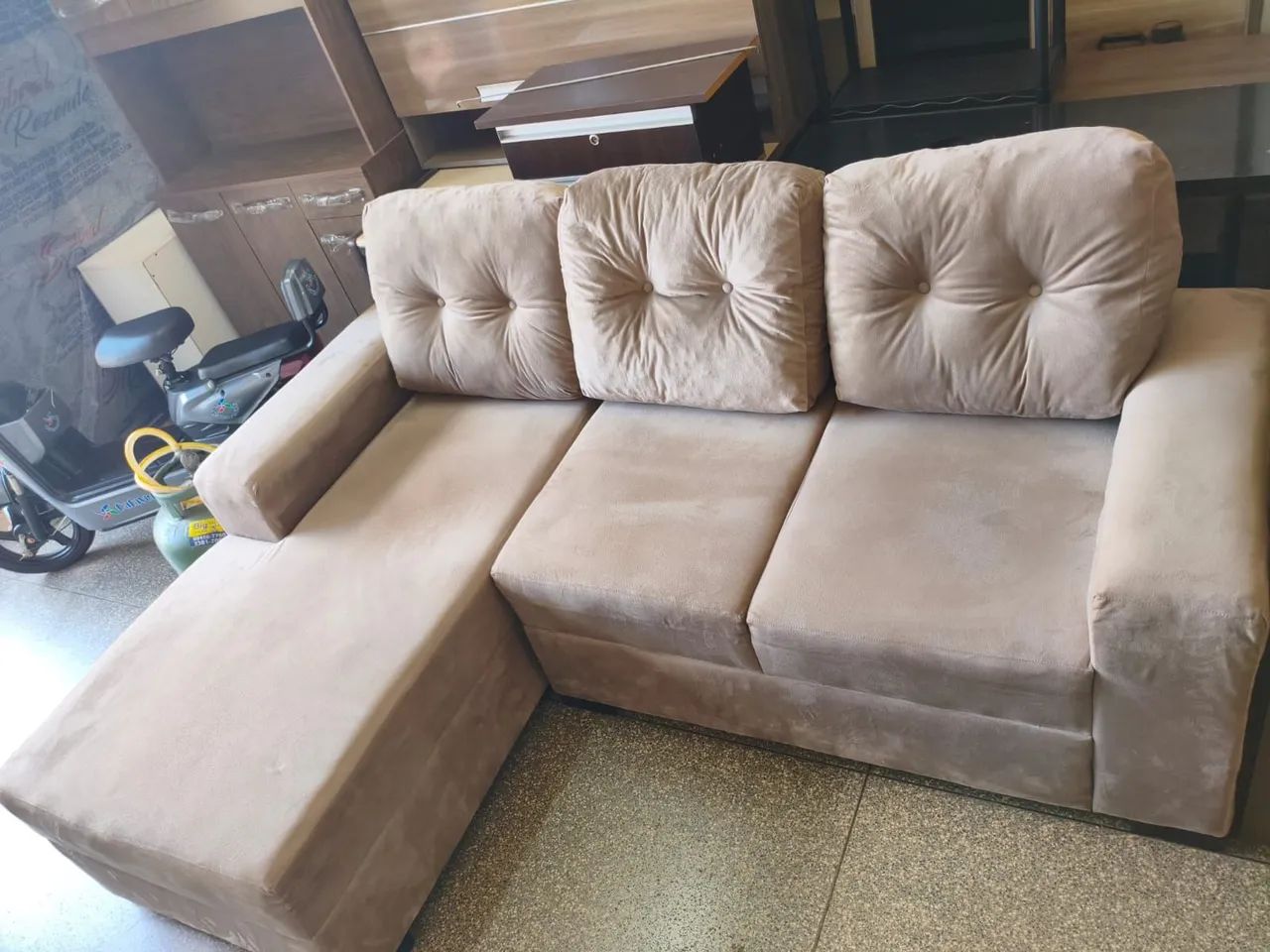 Sofá com chaise bem novinho e bem conservado ((ENTREGO GRATIS)) - Foto 5