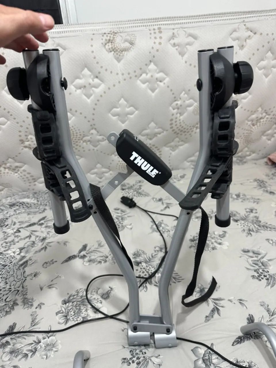 Transbike original Thule para 2 bikes engate universal - Foto 3