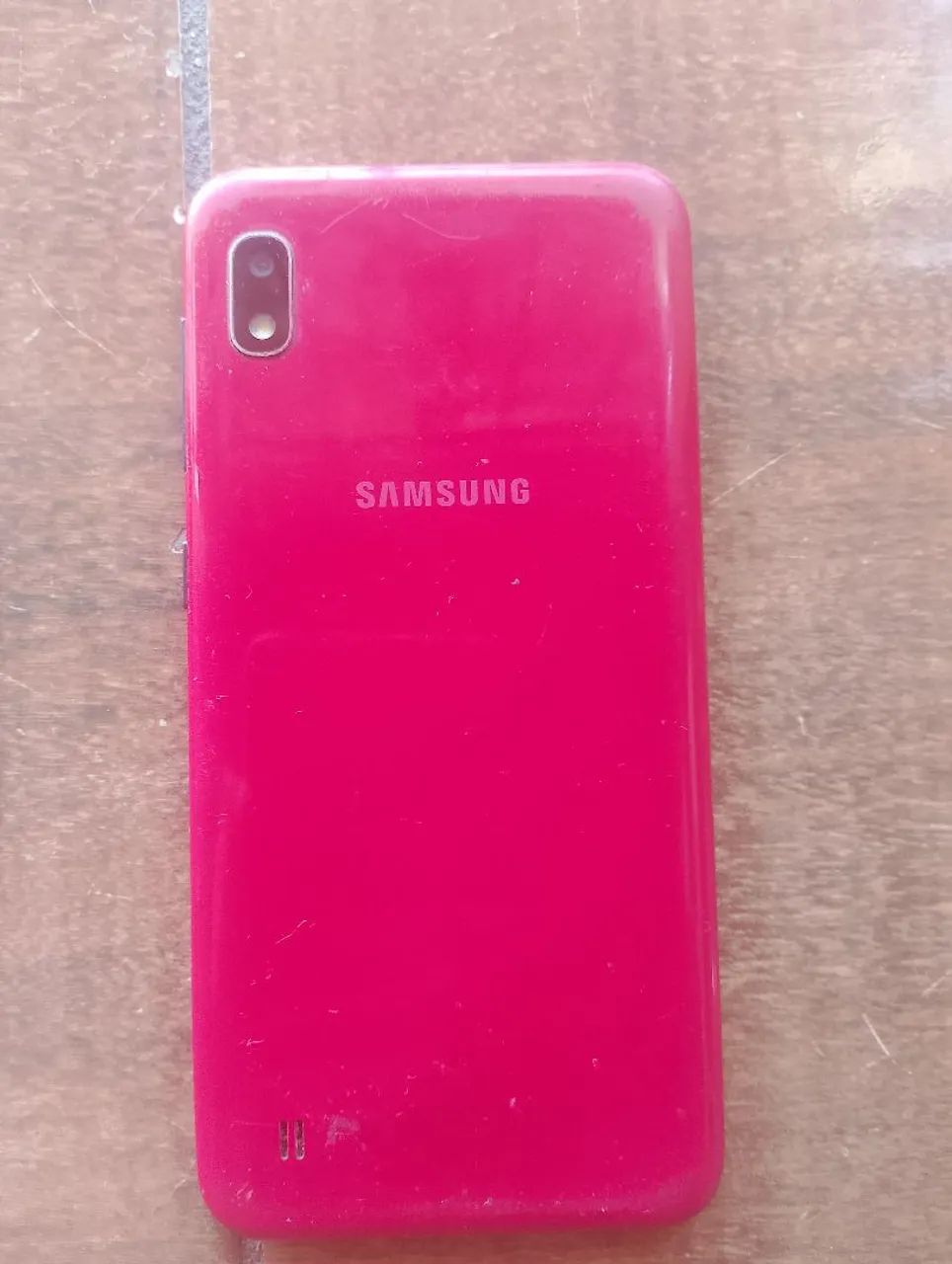 Vende-se celular só está com pequena vária na tela trocado mais funciona perfeitamente  - Foto 2