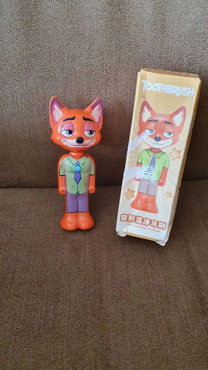 Escova de Dentes Infantil tema Zootopia