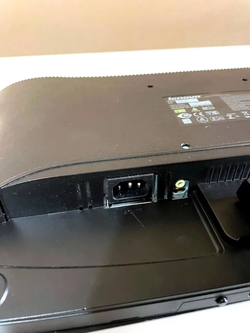 MONITOR LENOVO LS1921WA 18,5" - USADO, EM ÓTIMO ESTADO - Foto 4