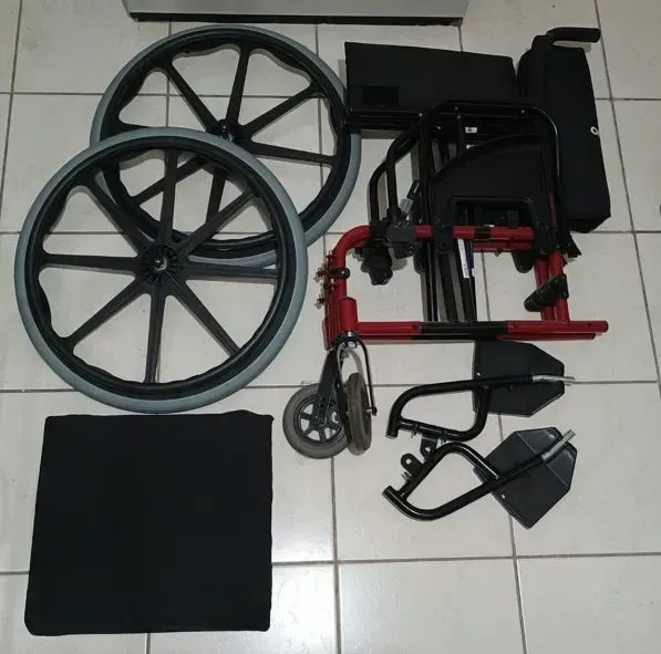 Cadeira de Rodas Ortobras AVD - Alumínio, Usada, Excelente Estado - Foto 5