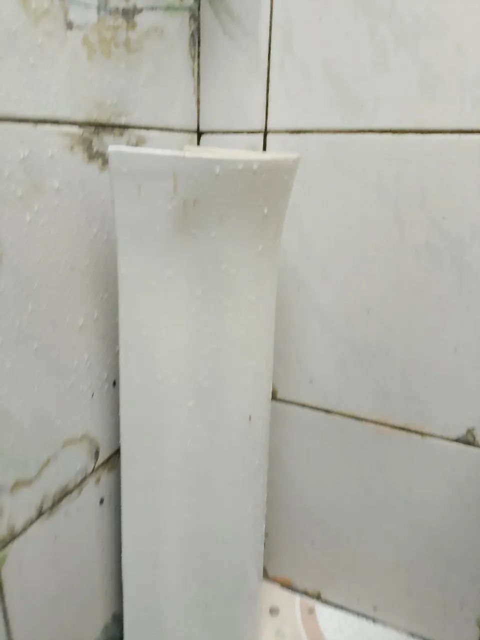 Bathroom Sink467345979264870401