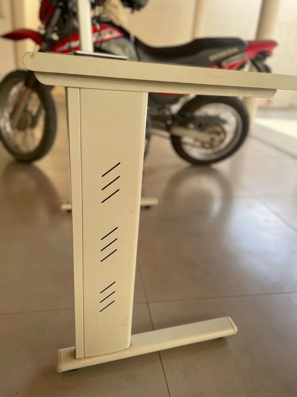 Mesa de escritório Trajeto Móveis  - Foto 4