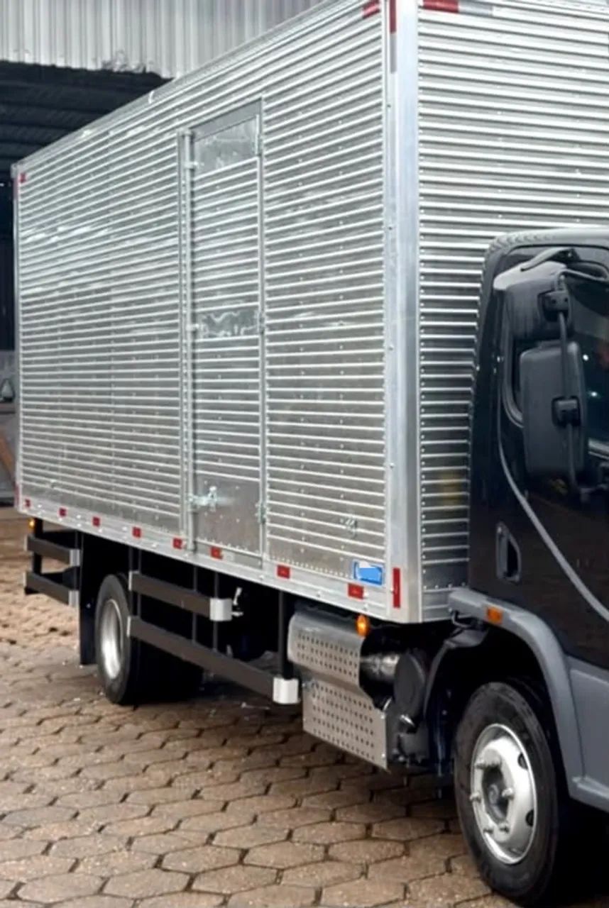 Mb accelo 817/baú /2024 - Foto 5