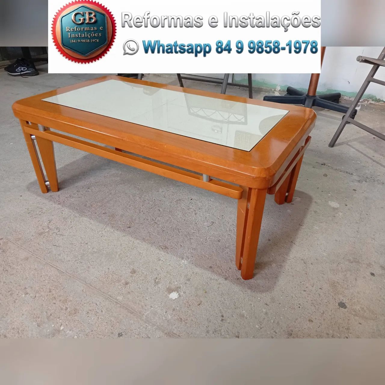 Mesa de Centro de Madeira Maciça e Vidro  - Foto 4