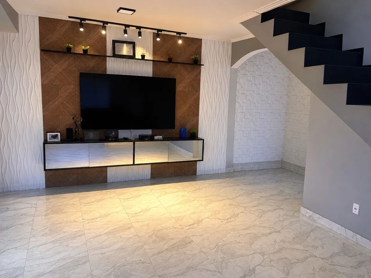 Casa Duplex Reformada com Piscina e Área Gourmet - Foto 3