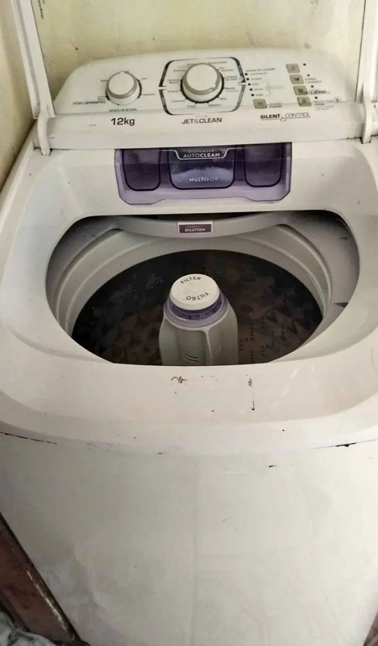 Máquina de lavar roupas 
