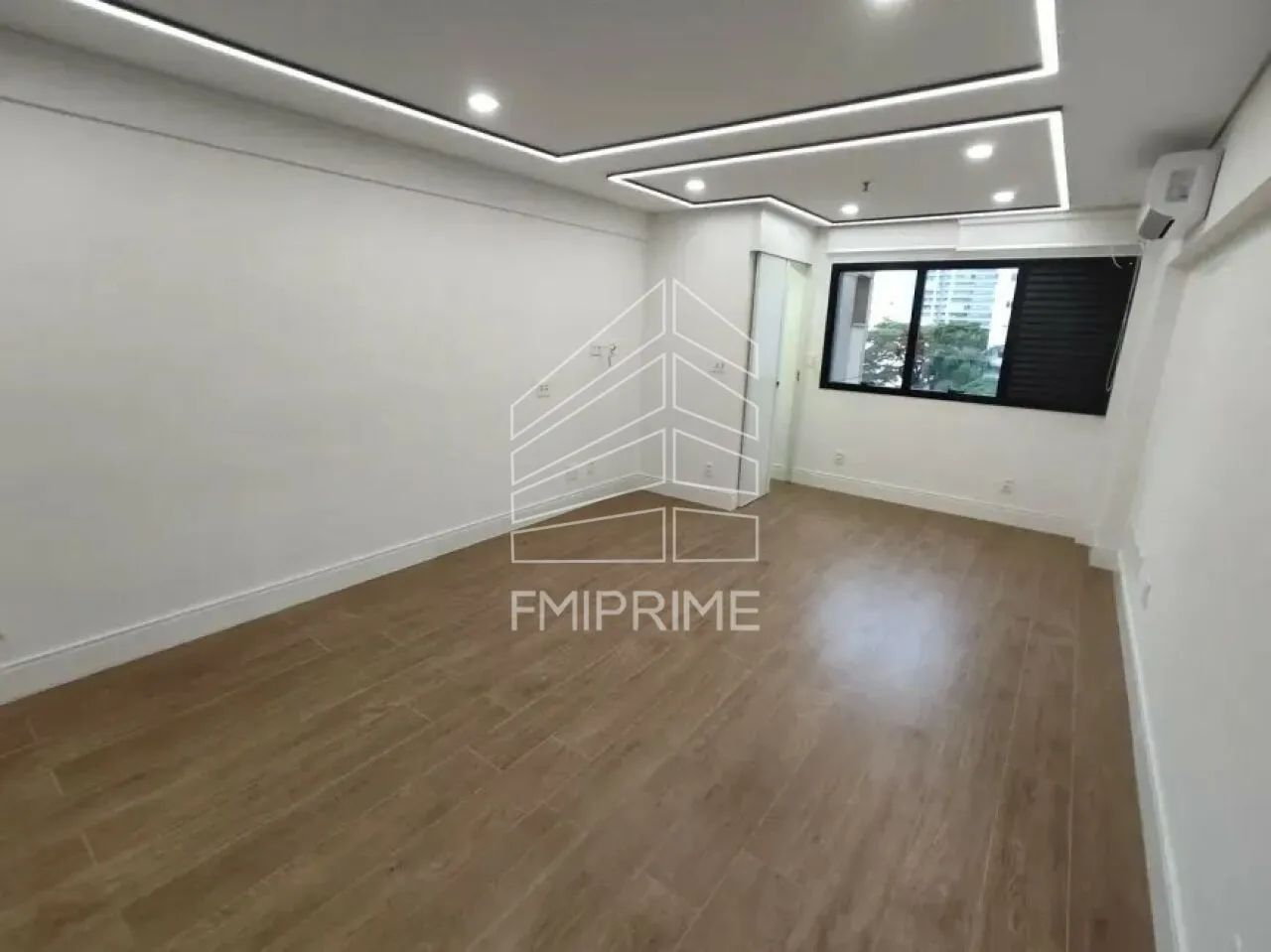 SALA COMERCIAL NAS PERDIZES COM VAGA - Foto 4