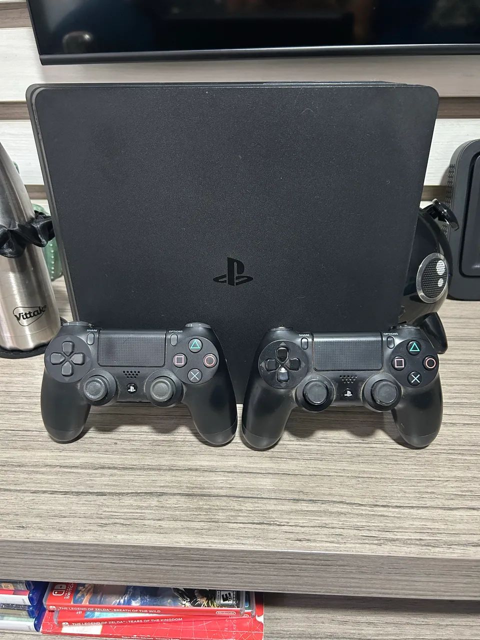 PS4 Slim 500gb + 2 controles - Consoles de Vídeo Game - Jaguaré