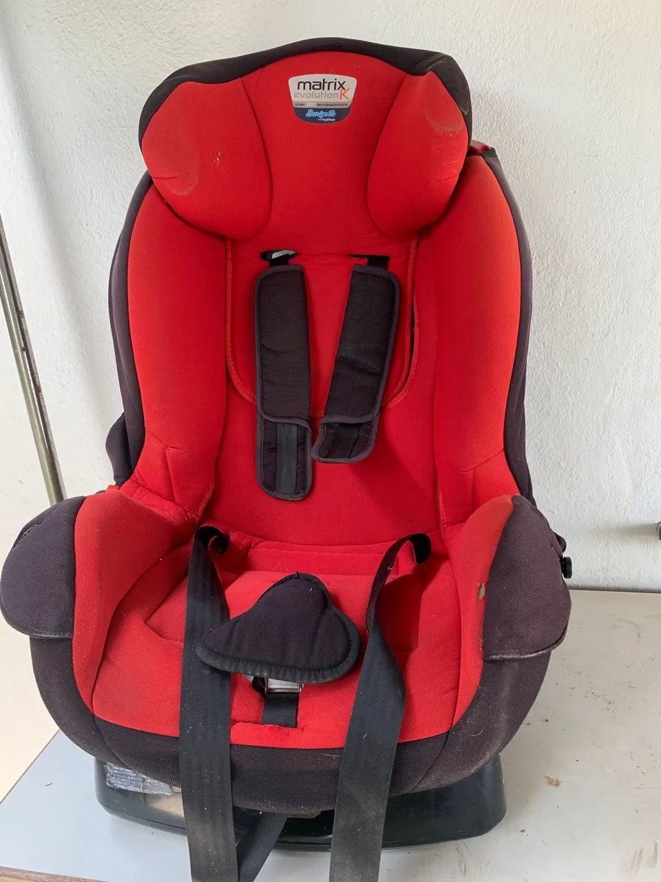 Vende-se cadeira para criança