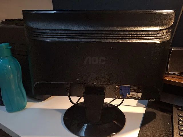 Monitor AOC 1366x768 18.5", VGA, VESA + cabos (funcionando perfeitamente) - Foto 3