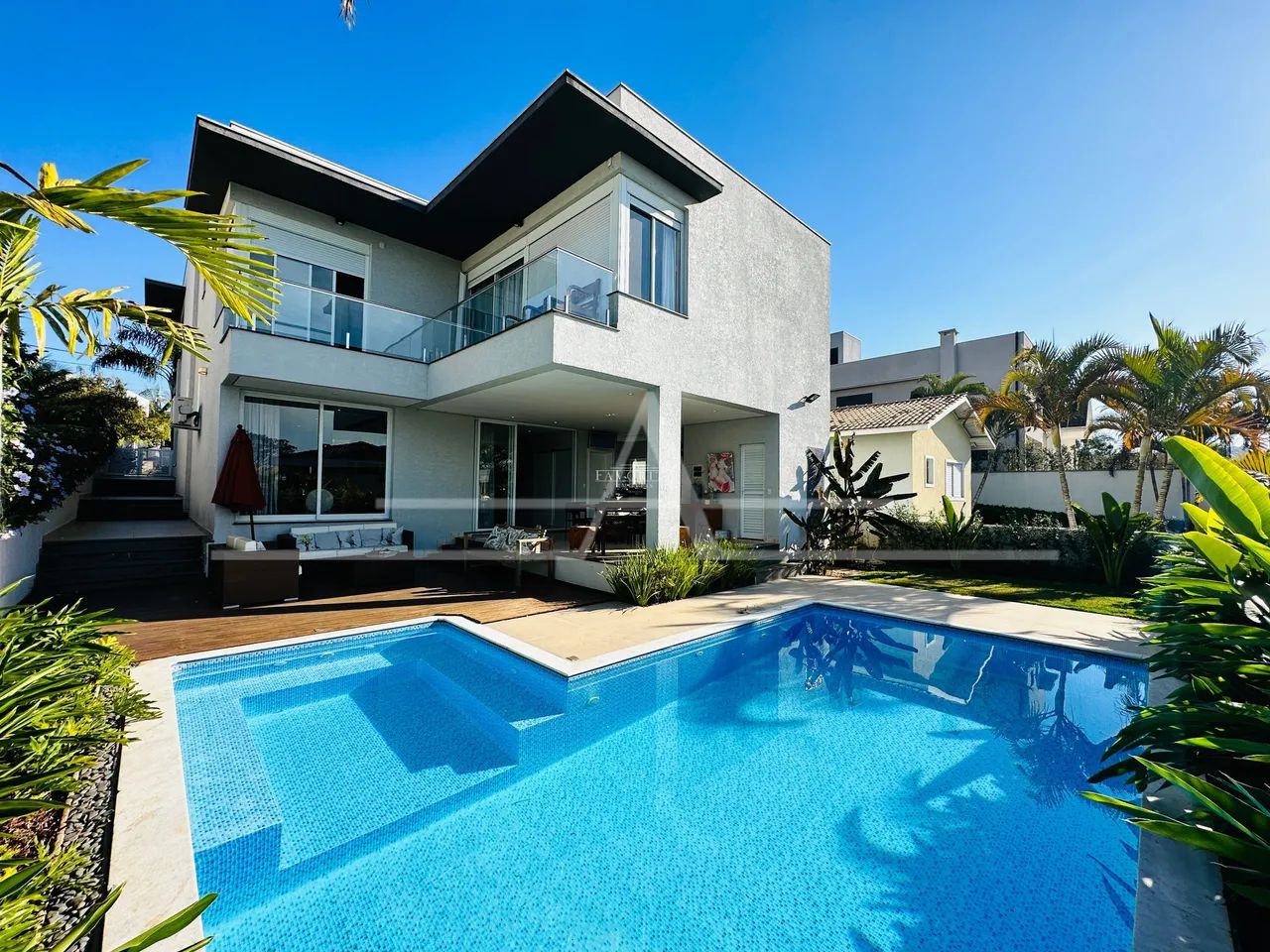Casa no Vereda América com 4 suítes, gourmet e piscina