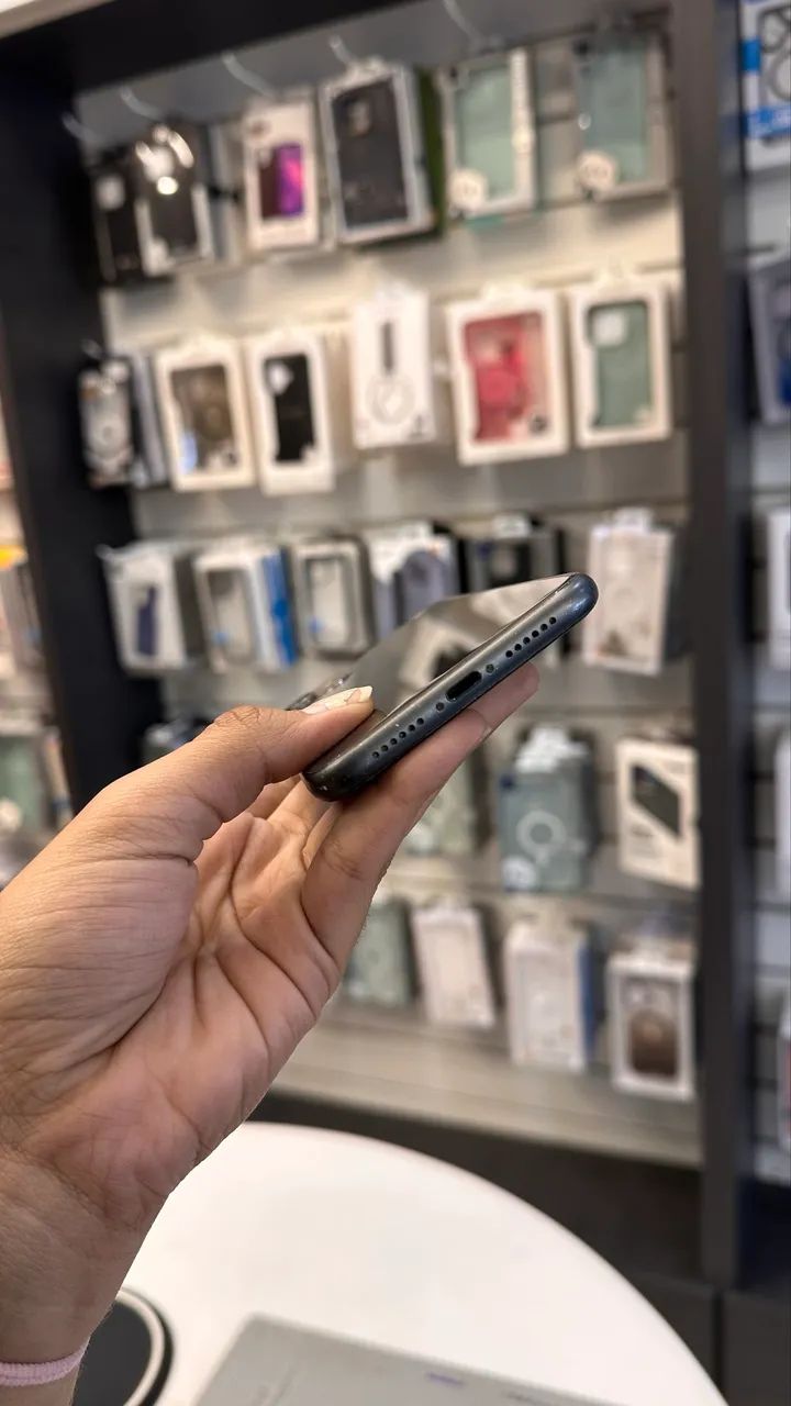 iPhone 11 - 64GB preto - Foto 3
