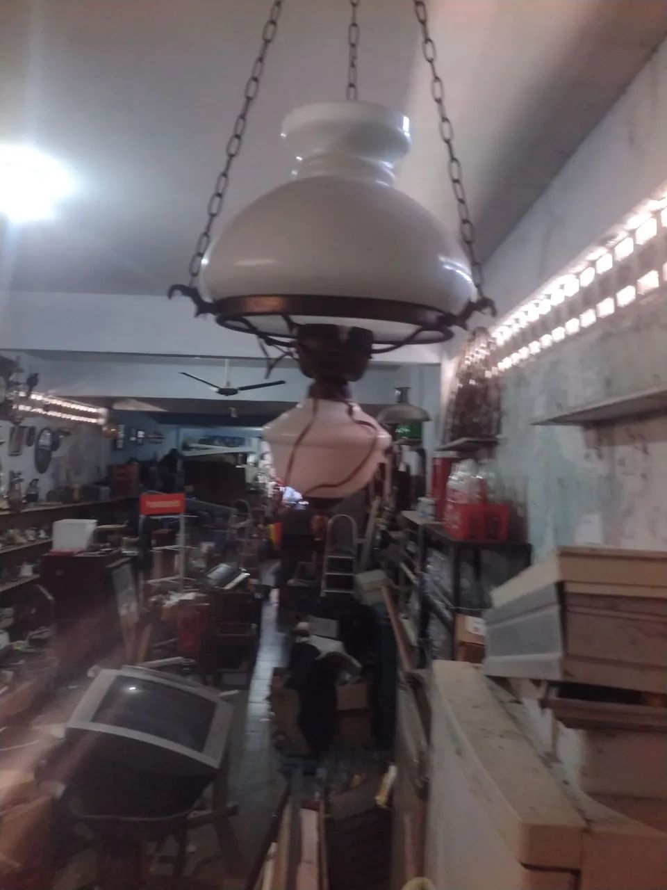 Lustre opalina
