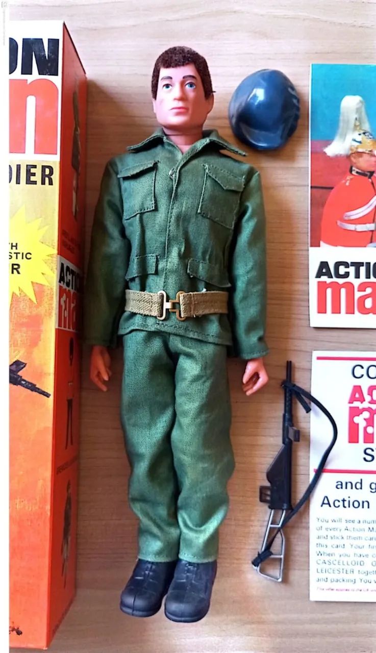BONECO ACTION MAN E FOOTLOCKER G.I JOE - Hobbies e coleções