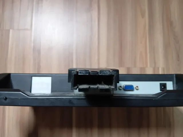 2 Monitores completos com Fontes e Cabos - Foto 5
