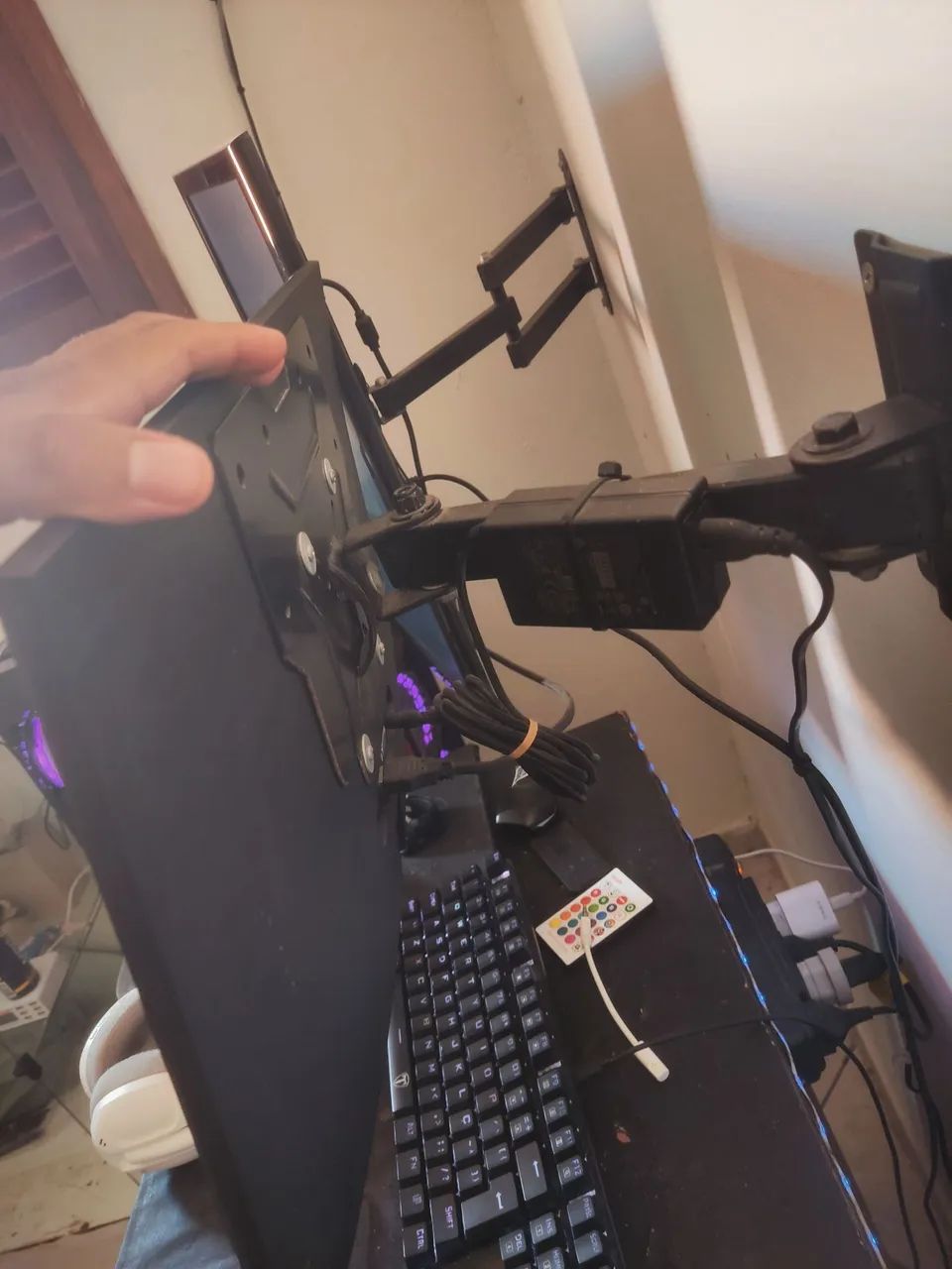 Monitor AOC 120 hz 22.5p - Foto 3