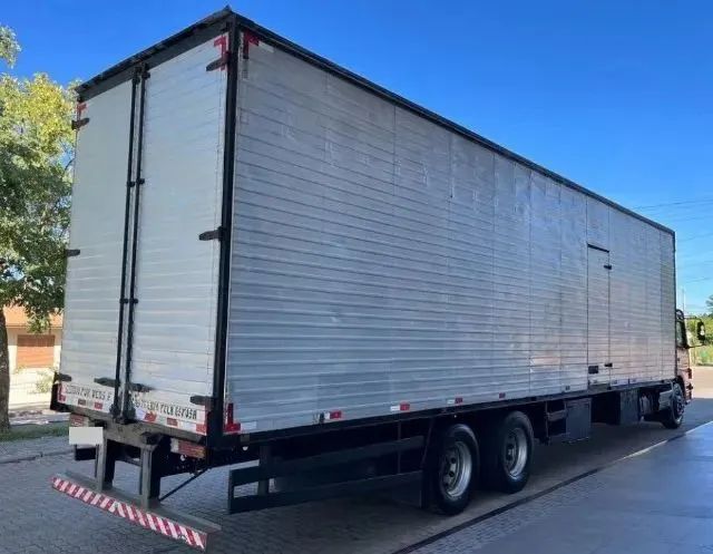 Mb Atego 2425 6x2 Ano 2010  - Foto 4