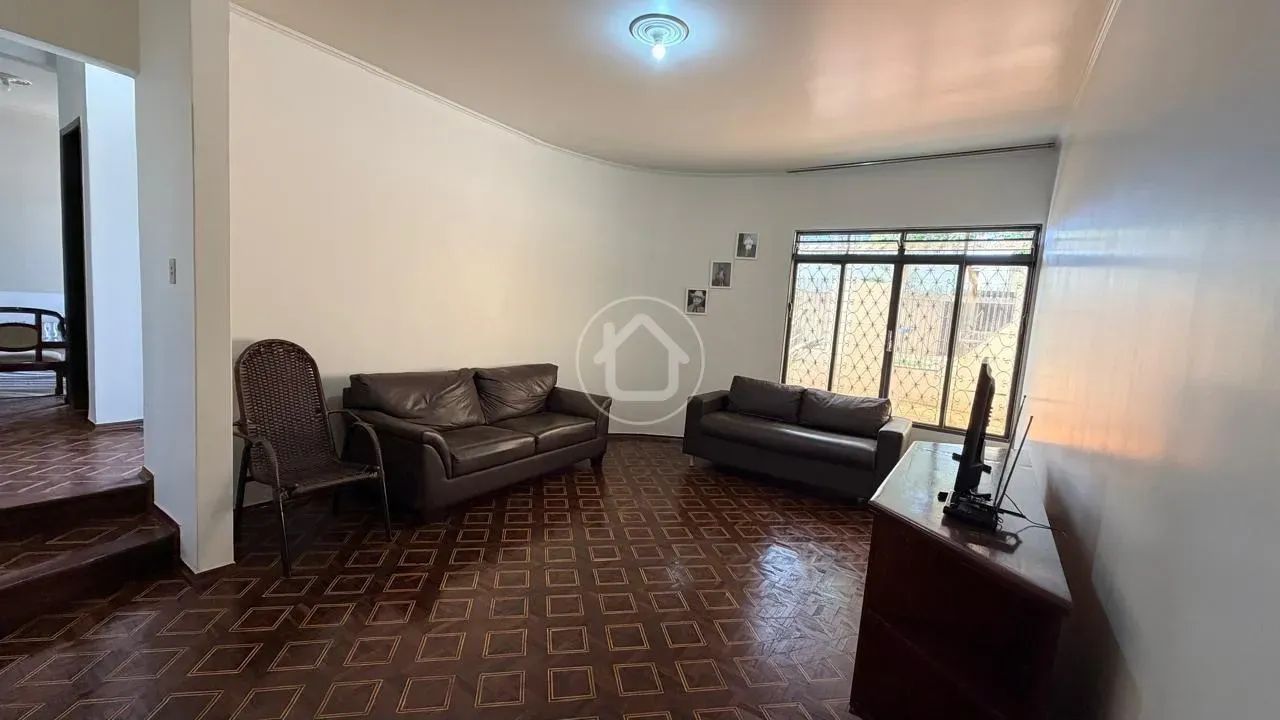 CASA 5 QUARTOS + SOBRADO NOS FUNDOS - PLANALTO - Foto 4