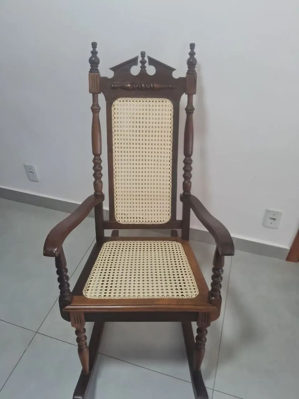 Cadeira de balanço de palhinha linda - Foto 5