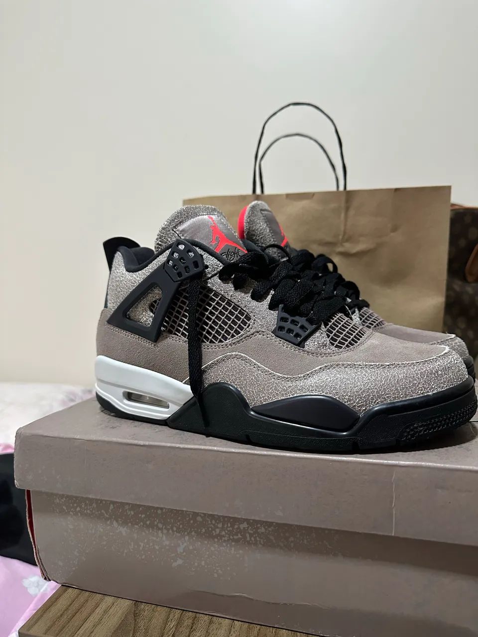 Jordan 4 Taupe raze, estou disposto a negociar! - Foto 4