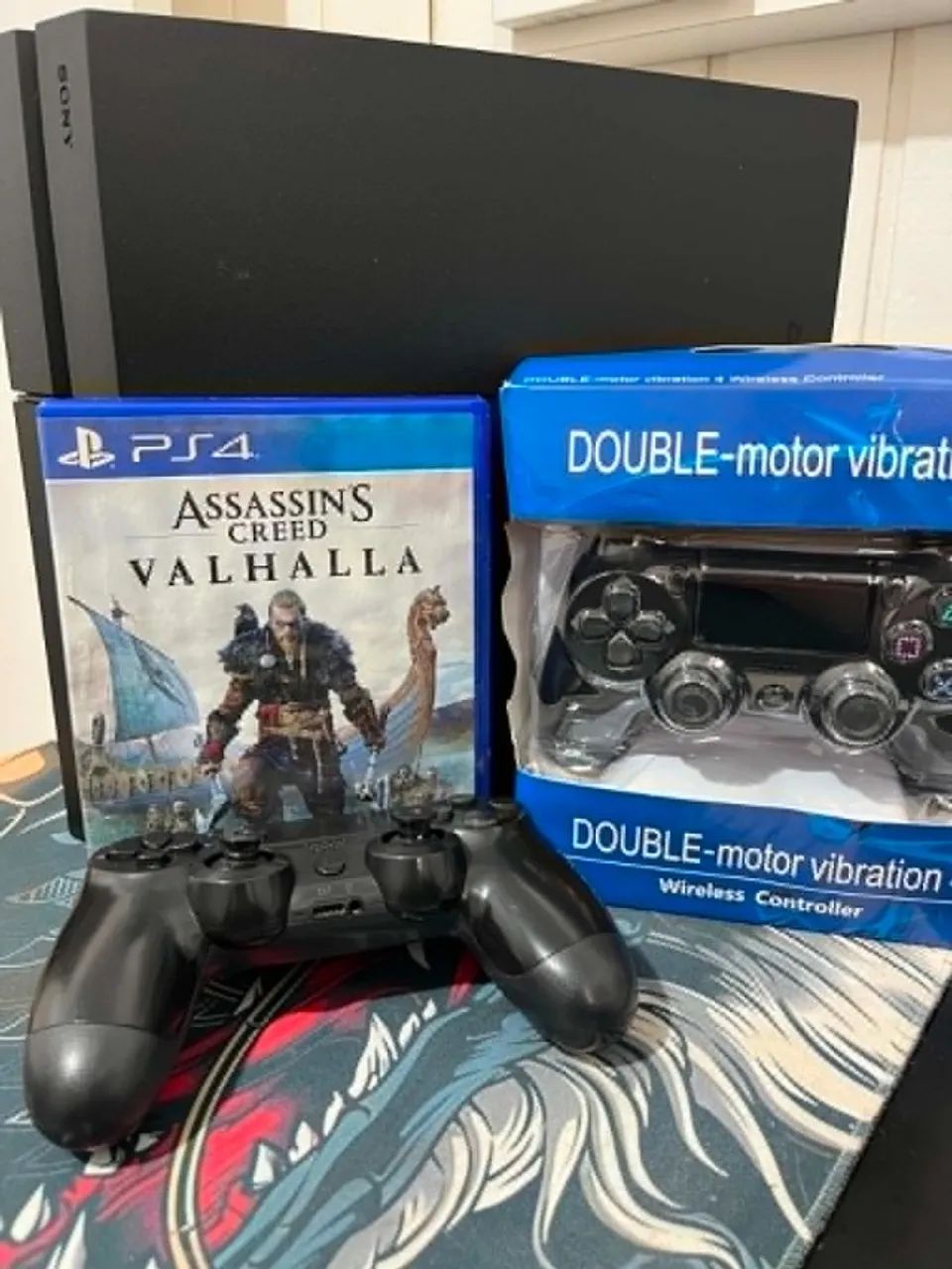 PS4 COMPLETO + 2 CONTROLES + ASSASSIN?S CREED VALHALLA 