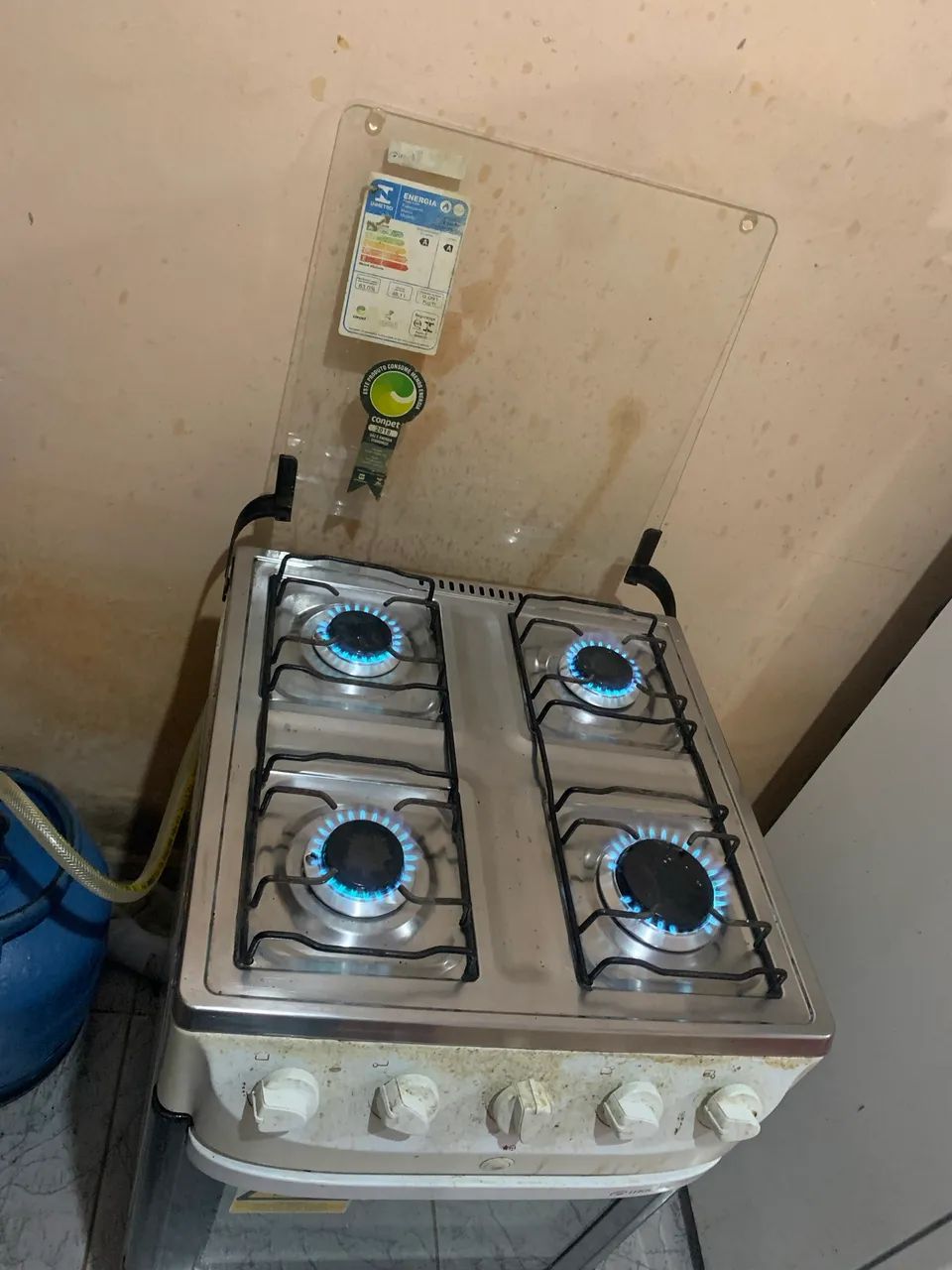 4-Burner Stove in Good Condition