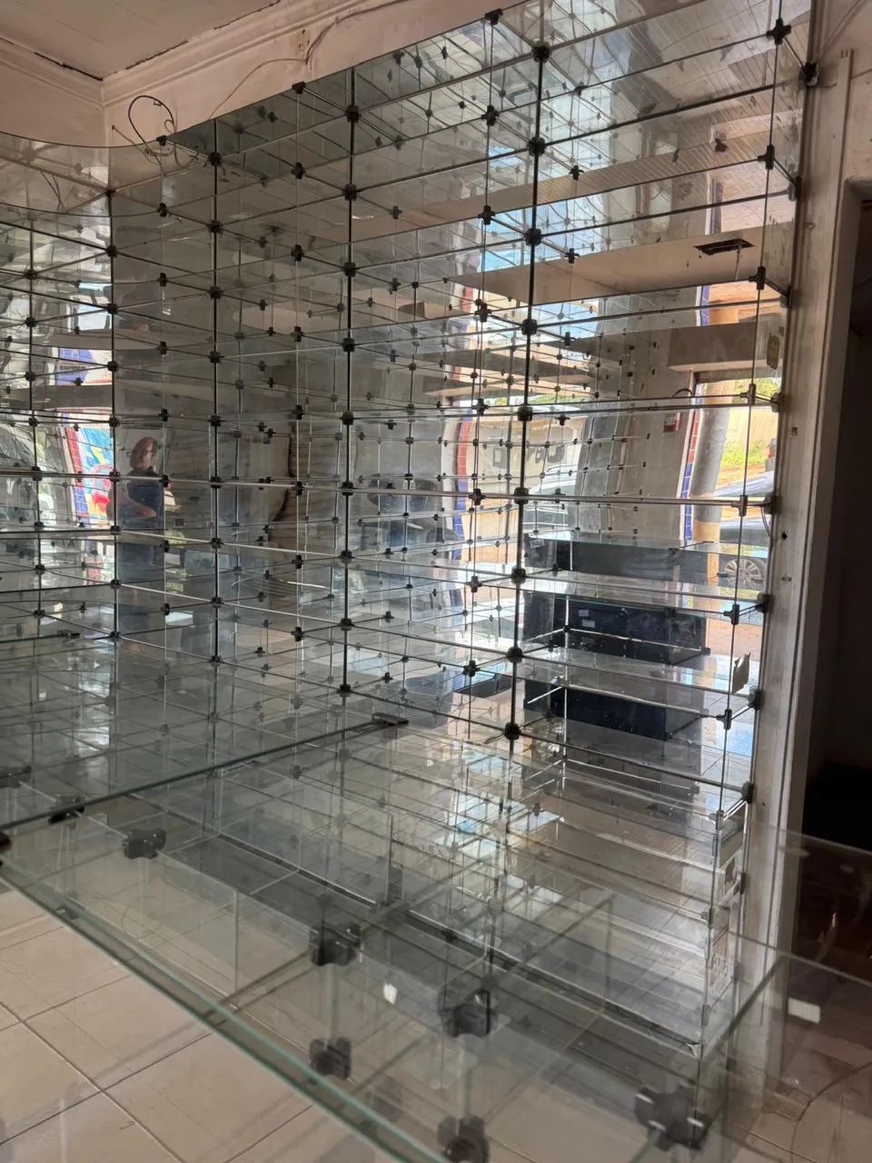 Vitrine e prateleiras de vidro para farmácia  - Foto 2