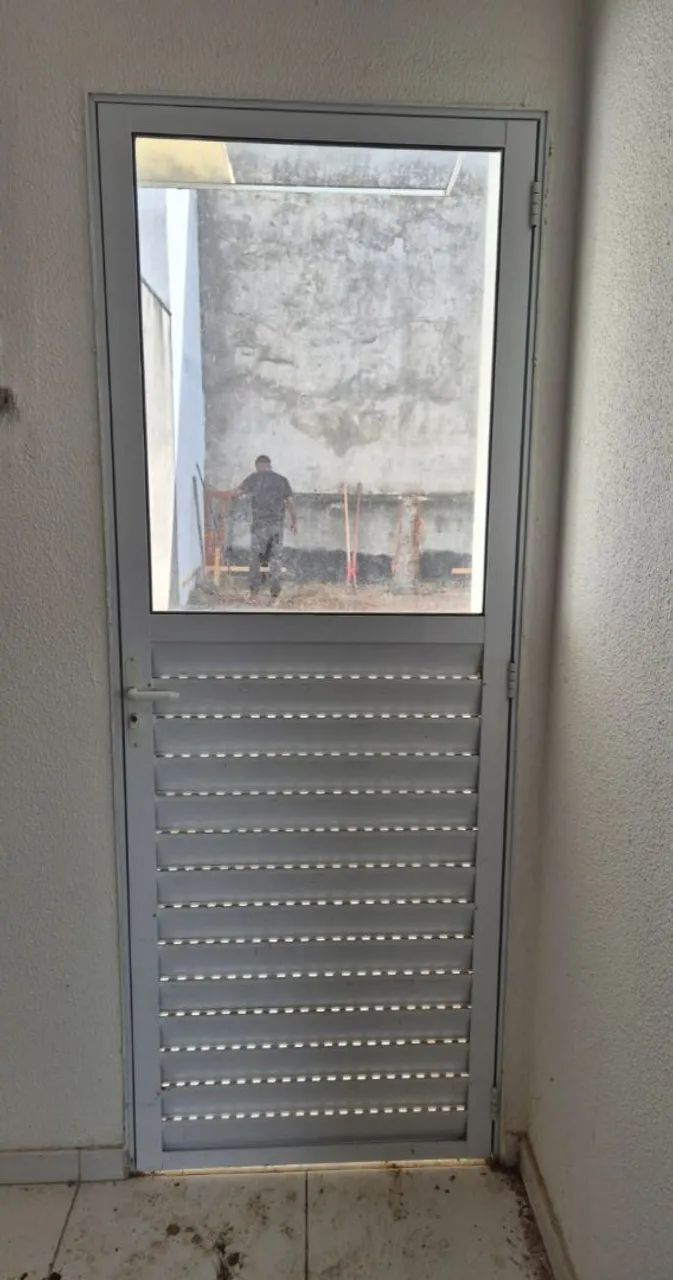 Vende-se Porta de Cozinha