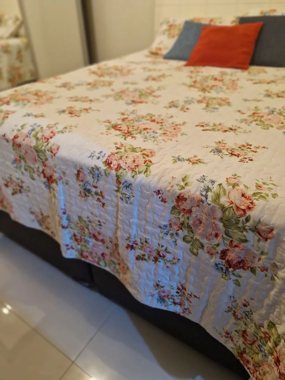 Cama Queen Box Baú  bipartido 