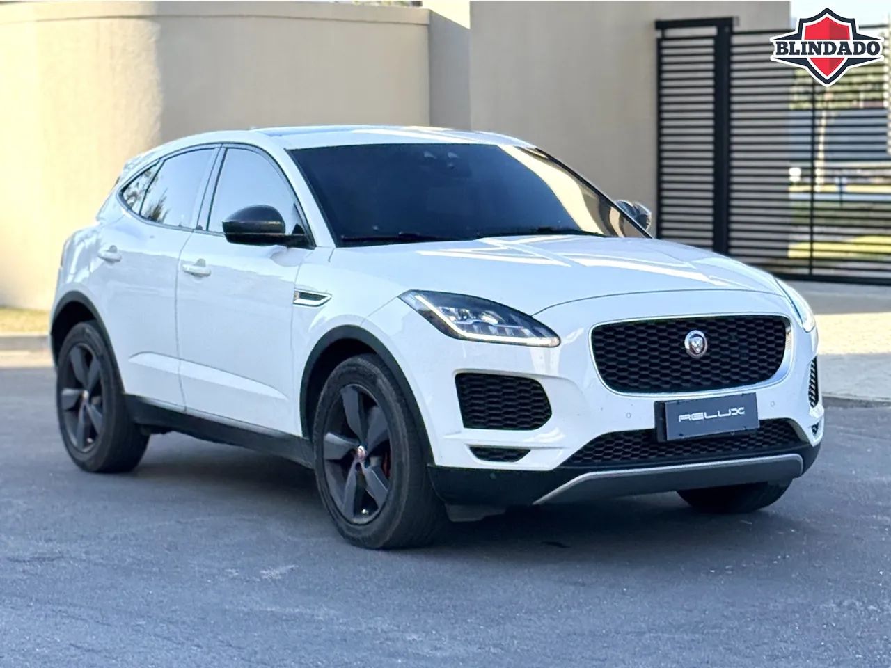 Jaguar E-Pace 2.0 AWD 249cv Aut. 2018 - Foto 3
