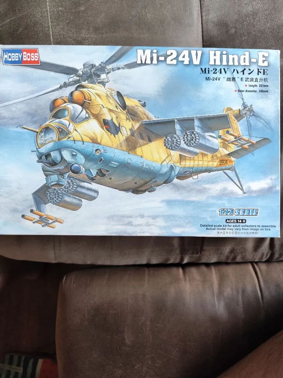 Kit HobbyBoss 1/48 Helicóptero Mi-24v Hindi E