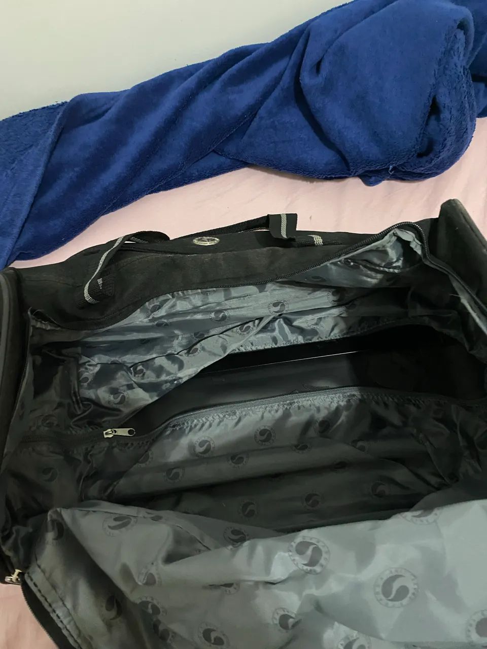 Bolsa com rodinhas  - Foto 2