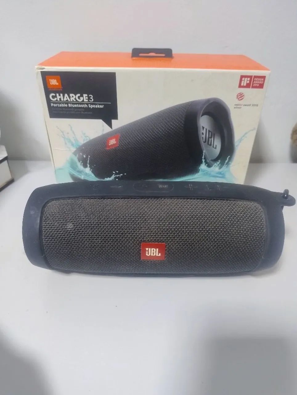 JBL charge 3 original acompanha 2 capas de silicone 