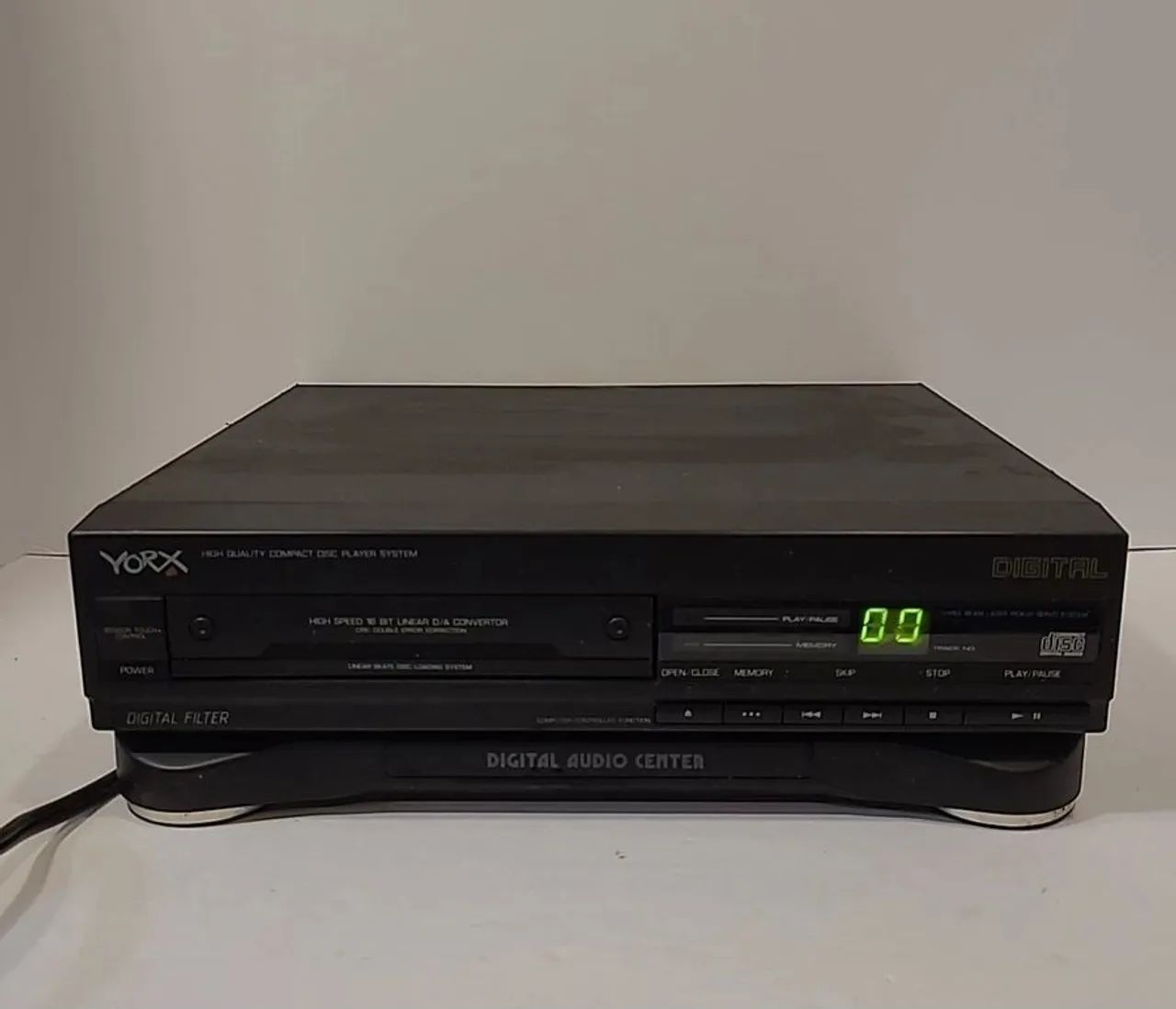 Toca CDs Importado Yorx 110v. 