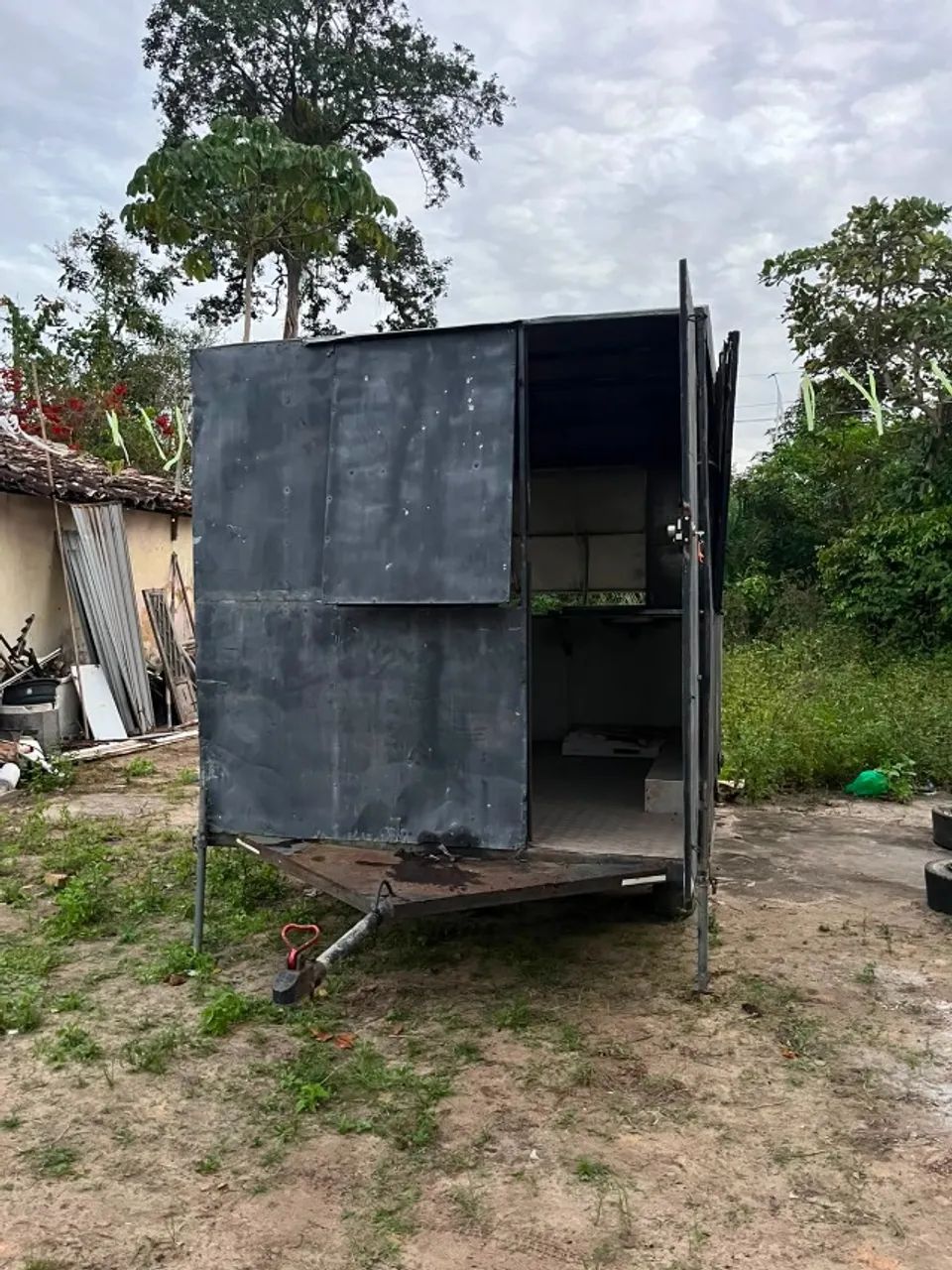 Trailer $9.000 tem conversa/ 3 m por 2