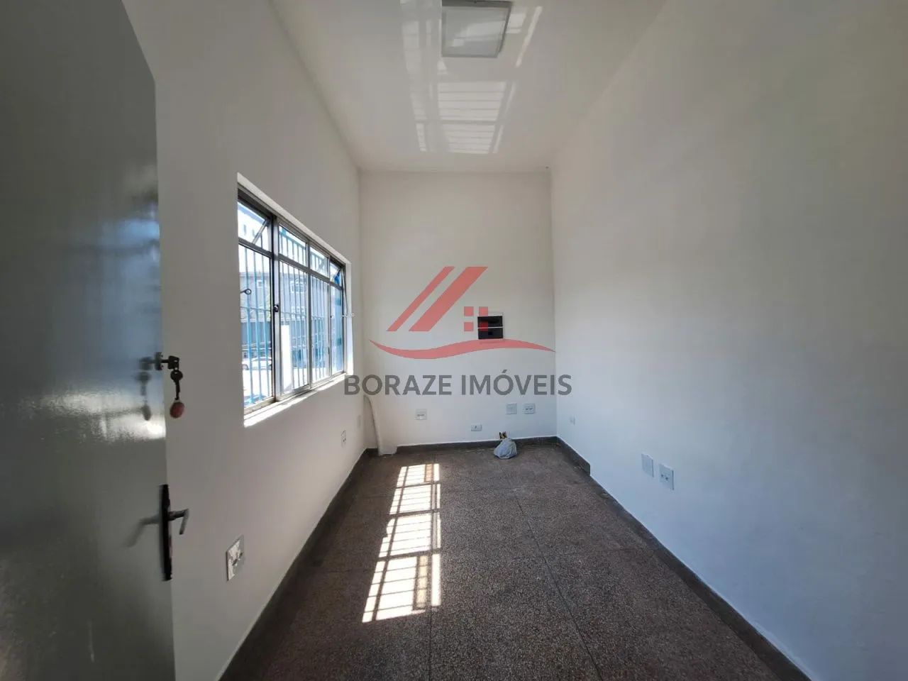 Sala comercial com 135m² para alugar no Parque São Vicente em Mauá - Foto 2