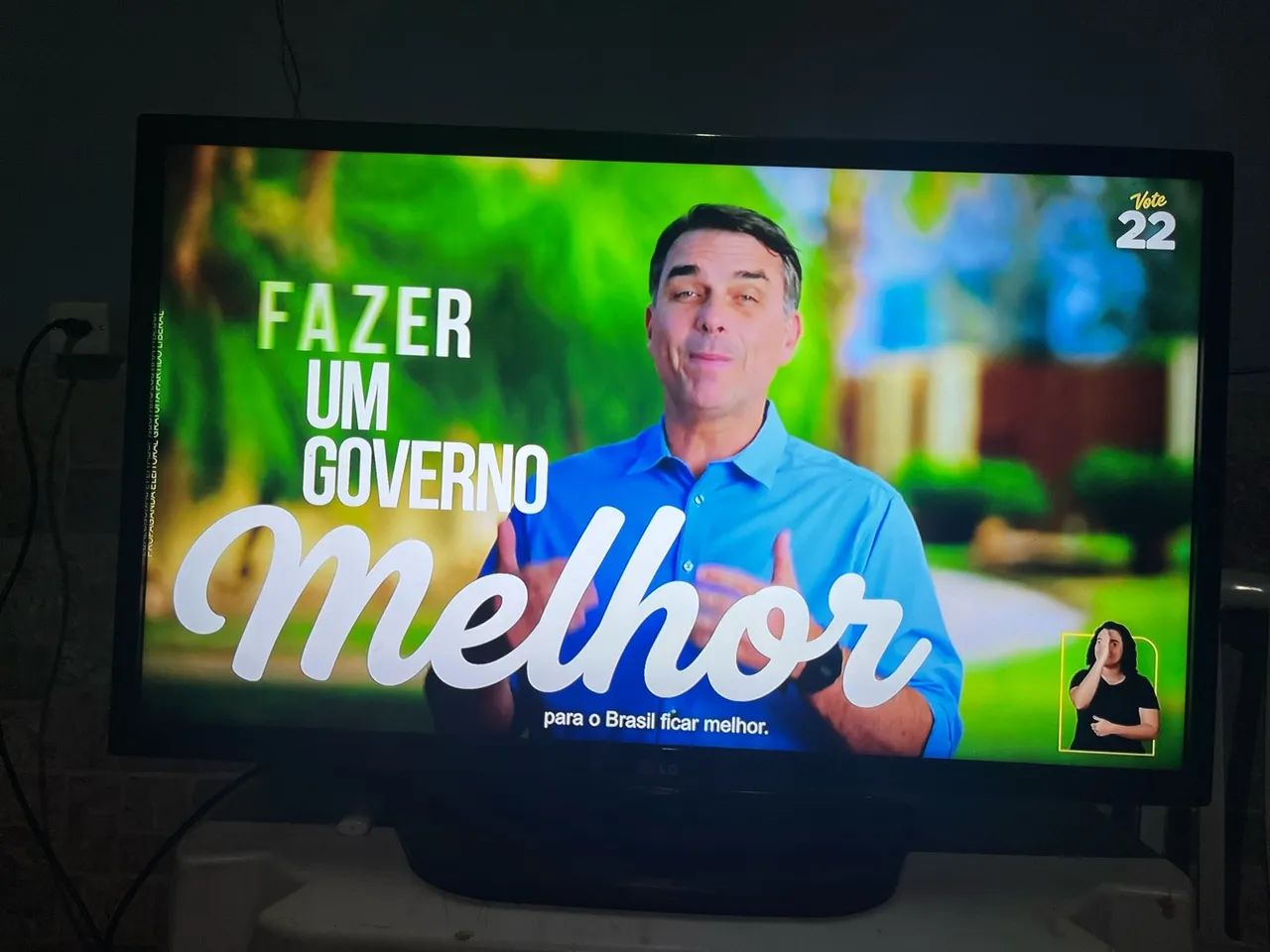 Vendo uma tv LG 32 polegadas não e smart  - Foto 2
