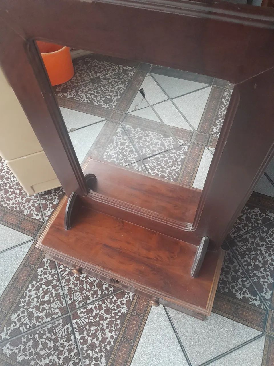 Aparador em madeira com espelho e duas gavetas  - Foto 5