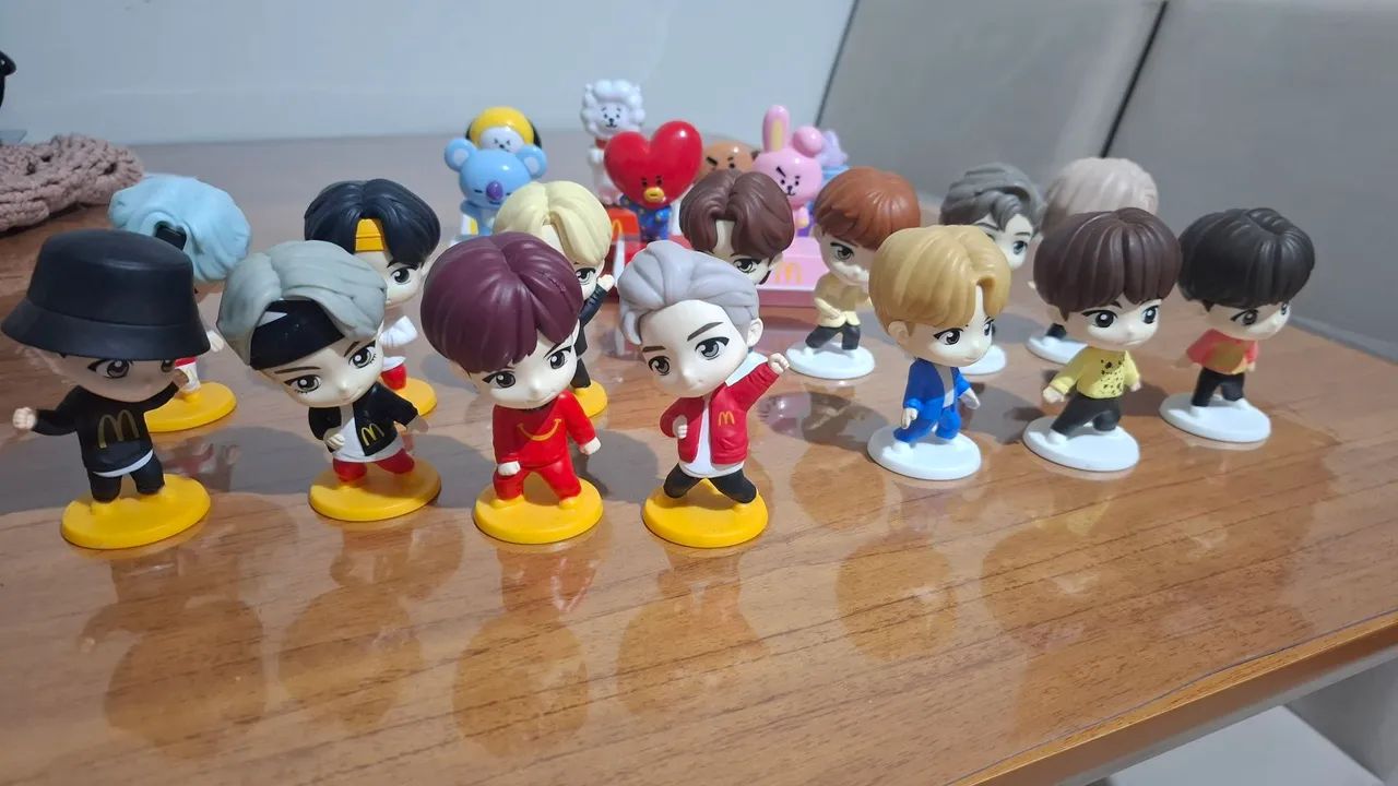 Bts / bt21 vendo coleção completa  Mac Donald  bts  - Foto 4