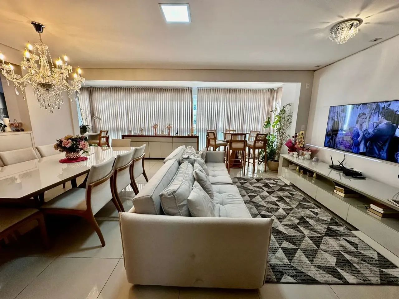 Apartamento com 115 m2, 3 suítes, 2 vagas paralelas, mobiliado e decorado (oportunidade) - Foto 2