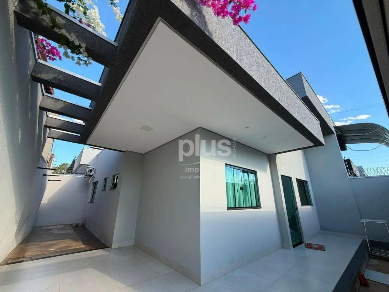Casa à Venda | 2 Quartos | 1 Suíte | Acabamento Premium